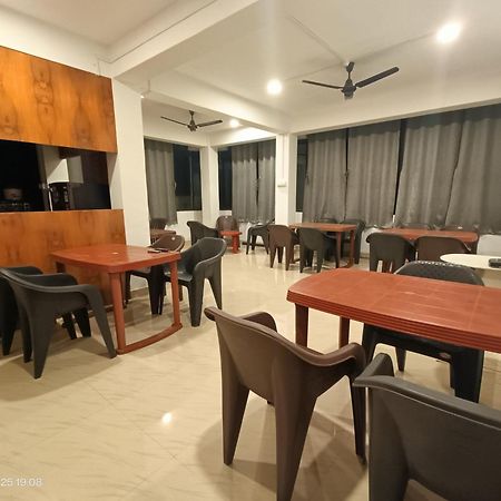Отель Manipur House Импхал Экстерьер фото