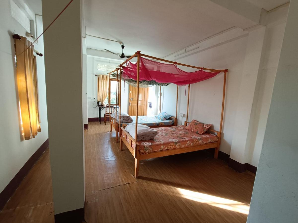 Отель Manipur House Импхал Экстерьер фото